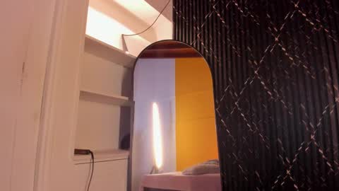 Aria Millers  online show from November 6, 11:43 am