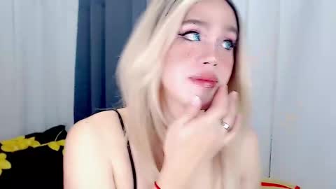 ARIANNE CUMS  online show from March 7, 8:16 am