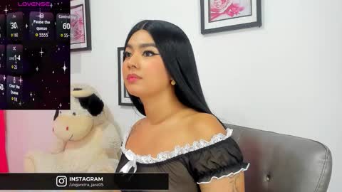 Snapshot of ashliekitty_011 chatting on October 24, 1:43 am Ashlie online show from October 24, 1:43 am