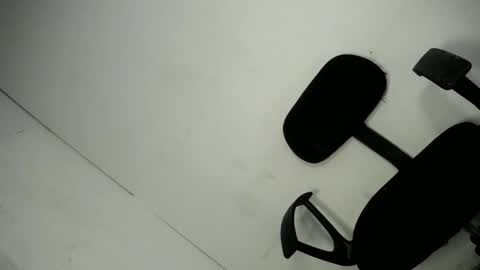 Snapshot of asian_cutiexx_ chatting on January 5, 12:21 pm Anna fox online show from January 5, 12:21 pm