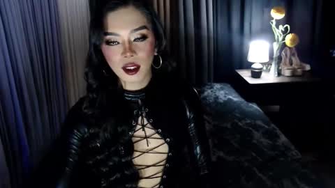 Snapshot of asmodeus_daughter chatting on October 5, 4:39 pm Margaux Miller online show from October 5, 4:39 pm