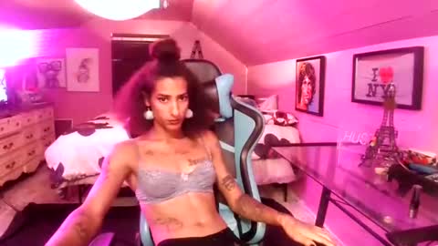 Snapshot of athena_the_godess chatting on October 13, 1:52 am xoxo G0DD3SS xoxox online show from October 13, 1:52 am