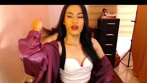 Nathalia online show from October 10, 7:04 pm