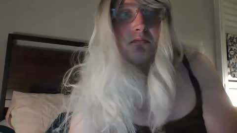 Snapshot of bawblejam chatting on December 15, 11:34 am BjBambi online show from December 15, 11:34 am