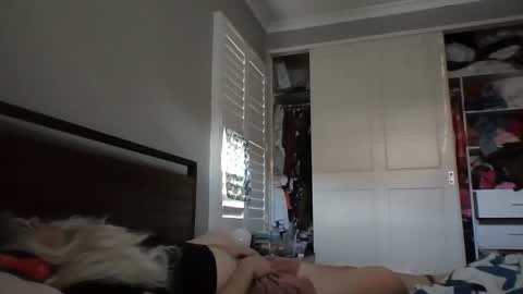 Snapshot of bawblejam chatting on December 19, 12:24 am BjBambi online show from December 19, 12:24 am