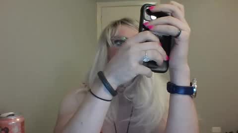 Snapshot of bawblejam chatting on February 19, 9:50 am BjBambi online show from February 19, 9:50 am