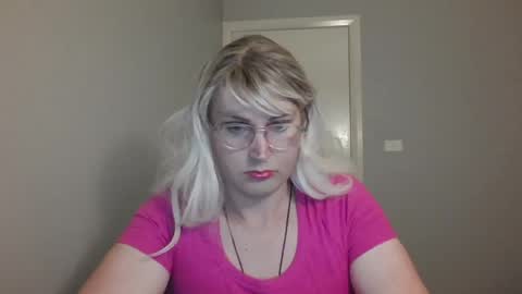 Snapshot of bawblejam chatting on February 21, 11:44 am BjBambi online show from February 21, 11:44 am