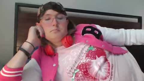 Snapshot of bawblejam chatting on February 25, 10:29 pm BjBambi online show from February 25, 10:29 pm