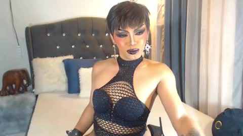 Snapshot of bellatrixxhuckerts chatting on October 23, 4:38 am B E L L A T R I X online show from October 23, 4:38 am
