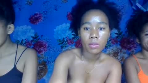 bemoniquee online show from June 16, 7:36 pm