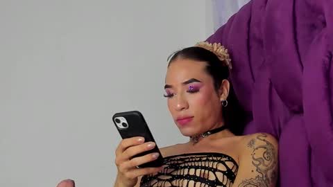 beren online show from February 4, 8:02 pm