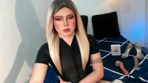 bestgirljulia online show from November 6, 12:32 am