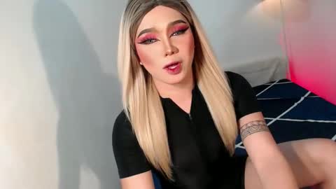 bestgirljulia online show from November 20, 1:00 pm