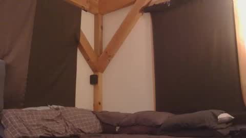 Betsy online show from February 6, 5:46 am