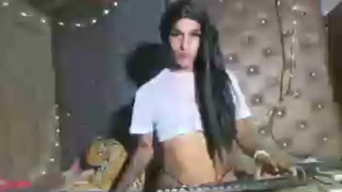 Stiven Leon online show from August 8, 9:27 am