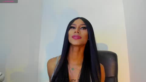 Nina online show from January 4, 9:20 pm