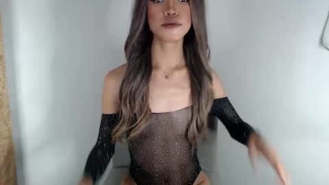 Black  Queen online show from February 28, 4:43 am