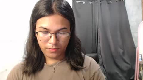 Ellez online show from October 25, 3:51 pm