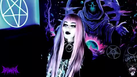   online show from March 8, 11:05 am