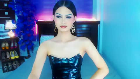 Snapshot of brownsausageroberta chatting on December 16, 11:22 am Roberta GODDESS OF PLEASURE AND SEXUALDESIRE online show from December 16, 11:22 am