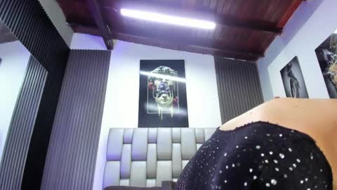 caitlyn_joness_ online show from April 10, 7:52 pm