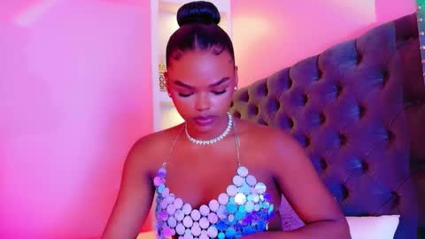 camiestrada online show from February 11, 7:11 pm