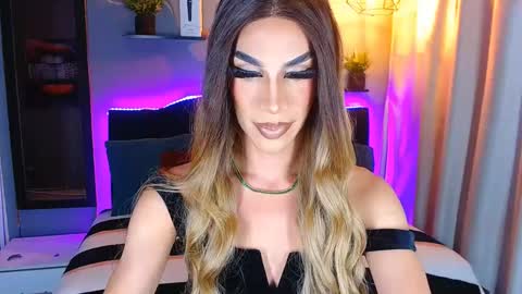 Snapshot of camila_hoottie chatting on January 30, 3:44 am Camila online show from January 30, 3:44 am