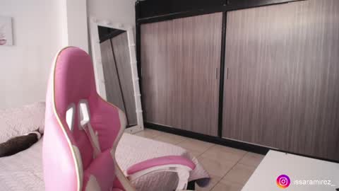 X IGcamiryan01 online show from September 25, 8:38 pm