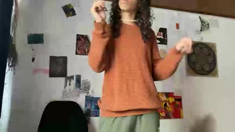 Snapshot of camille_delrey chatting on February 7, 3:30 pm Camille online show from February 7, 3:30 pm
