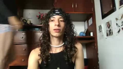 Snapshot of camille_delrey chatting on February 21, 5:42 pm Camille online show from February 21, 5:42 pm