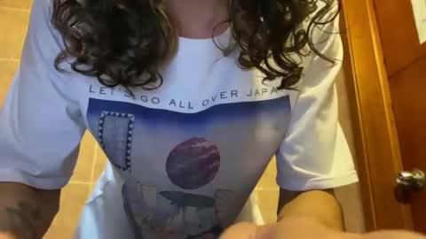 Snapshot of camille_delrey chatting on February 23, 9:05 pm Camille online show from February 23, 9:05 pm