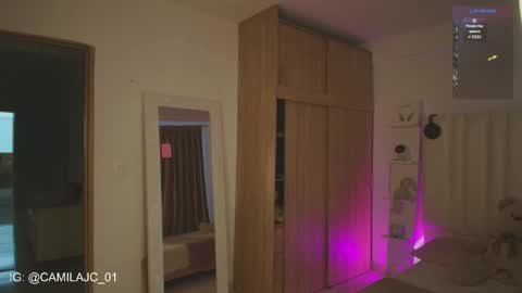 Laura Camila online show from December 19, 2:44 pm