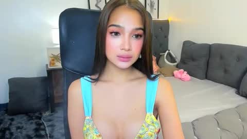 candiceferragamo online show from February 20, 5:37 pm