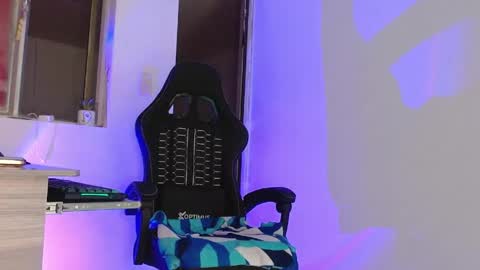 candy_giuliana21 online show from April 18, 7:07 pm