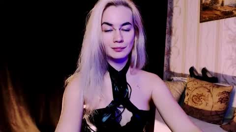 Carin online show from November 29, 4:53 pm