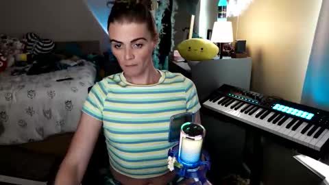 cassie_is_trans online show from March 13, 7:52 pm