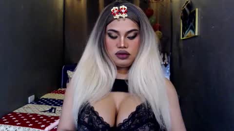 cellinekittcumerr online show from December 17, 2:39 am