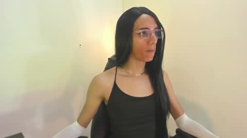 Snapshot of charlottelaurent chatting on January 19, 8:30 pm Char online show from January 19, 8:30 pm