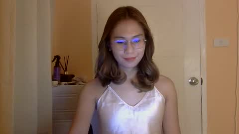 chelly4u69 online show from December 17, 4:29 am