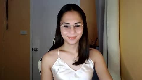 chelly4u69 online show from March 31, 2:02 am