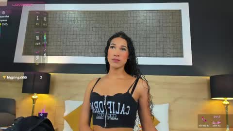 Chloe  online show from April 14, 8:25 pm