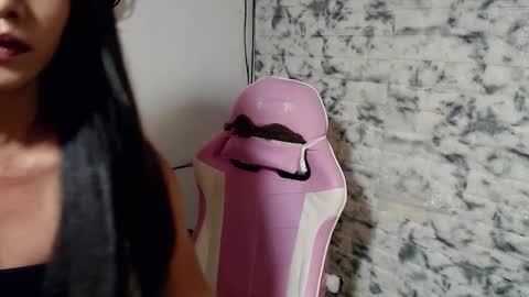 chloiedelight14 online show from April 16, 10:45 pm