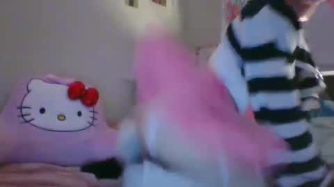 clownbambi online show from February 5, 4:16 am