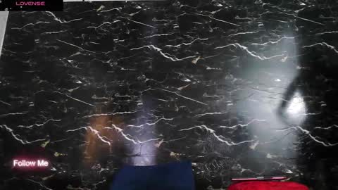 crislingery_doll online show from November 18, 1:22 pm