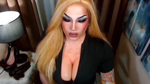 Cattaleya online show from October 6, 11:10 am