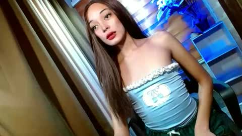 BBY CURLYHANNA online show from March 23, 3:39 pm