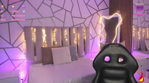 Cyrus online show from April 6, 11:43 am