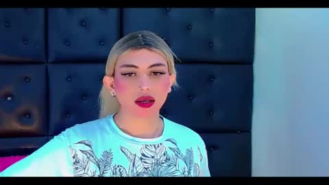 daniela_pink_ online show from March 18, 8:30 pm