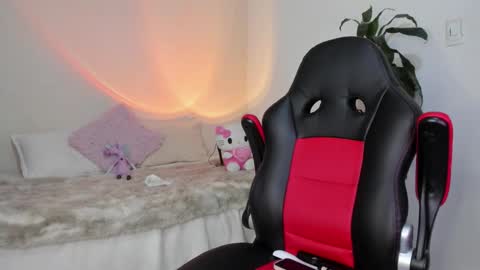 Daniela  online show from November 27, 9:05 pm