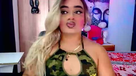 Snapshot of danipein chatting on October 6, 1:33 pm danipein online show from October 6, 1:33 pm
